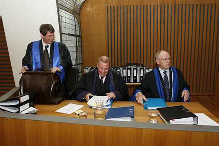 Verjendur í Hæstarétti í gær.