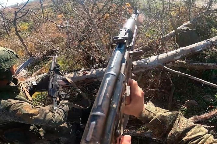 Rússneskir hermenn á ferðinni í Sapórisjíahéraði í Úkraínu.