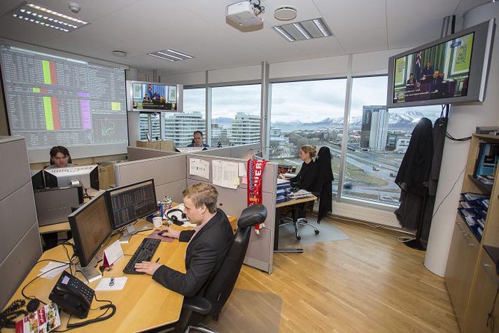 Í Kauphöllinni. Skuldabréfaviðskipti eru stór hluti þeirra viðskipta sem fram fara í Nasdaq Iceland. Það þykir óráð að greiða ríkisskuldabréf upp í stóru mæli.