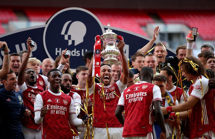 Arsenal er handhafi enska bikarsins.