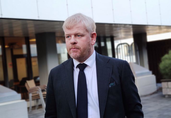 Haraldur Benediktsson gaf berlega til kynna að hann ætlaði að hætta í stjórnmálum ef hann hreppti ekki oddvitasætið í prófkjöri Sjálfstæðisflokksins í Norðvesturkjördæmi. Það gekk ekki eftir en nú er Haraldur hættur við að hætta.