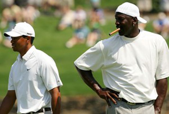 Michael Jordan reykti kúbuvindil á brautinn í dag