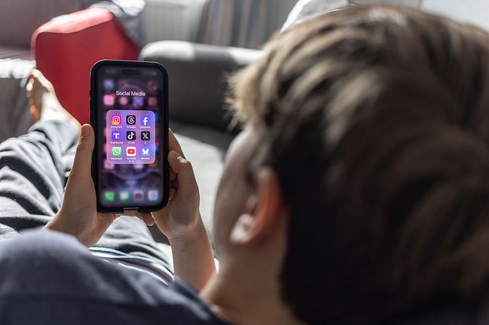 Áströlsk ungmenni yngri en 16 ára munu ekki geta stofnað aðganga á samfélagsmiðlum.