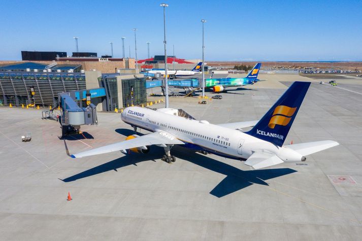 Farþegar í millilandaflugi hjá Icelandair voru 493 þúsund í júní, 21 prósent fleiri en í júní í fyrra.