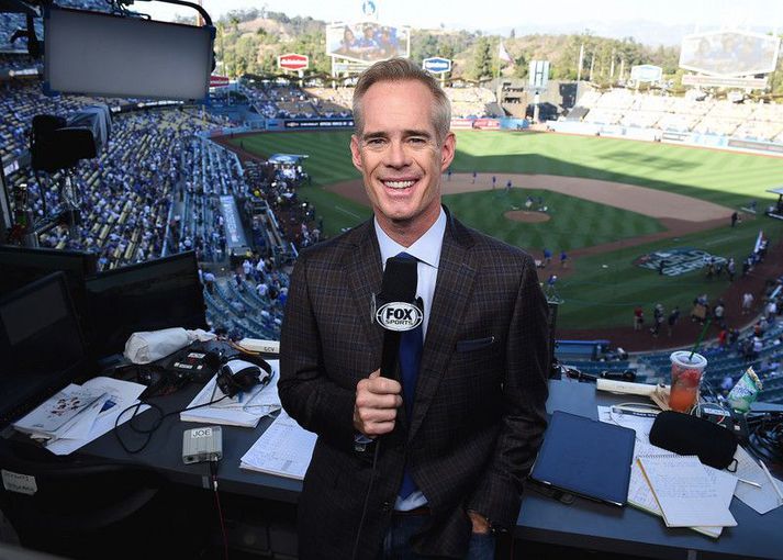 Joe Buck er þekktur fyrir að lýsa stórleikjum í bandaríska fóboltanum og bandaríska hafnaboltanum.