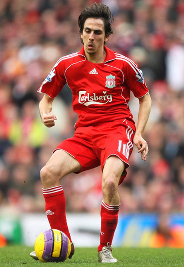 Yossi Benayoun í leik með Liverpool.