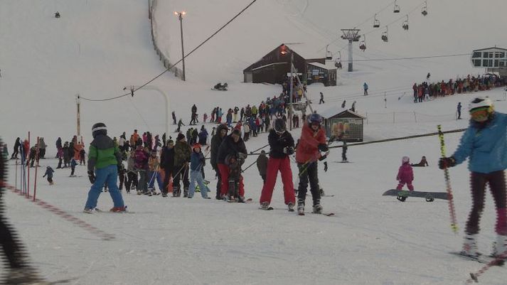 Skíðasvæðið í Bláfjöllum var opnað um miðjan desember. Síðustu ár hefur tekist æ oftar að opna svæðið fyrr en áður.