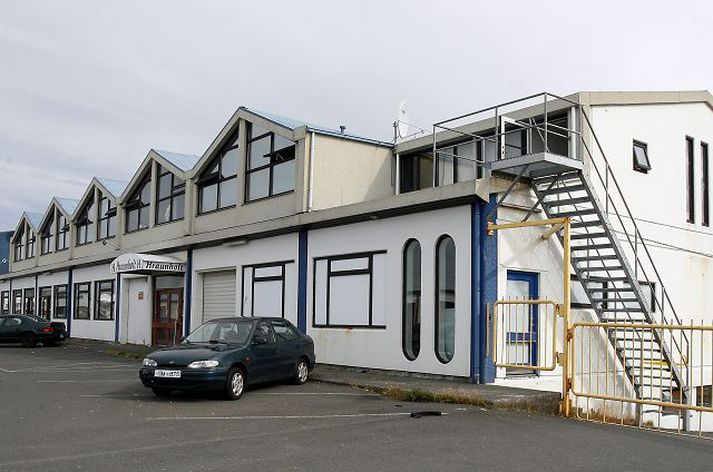 Í dalshrauni Það var í þessu húsi sem morðið var framið á mánudagskvöld.Fréttablaðið / gva