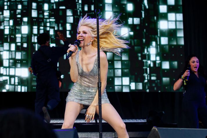 Carly Rae Jepsen er orðin móðir. 