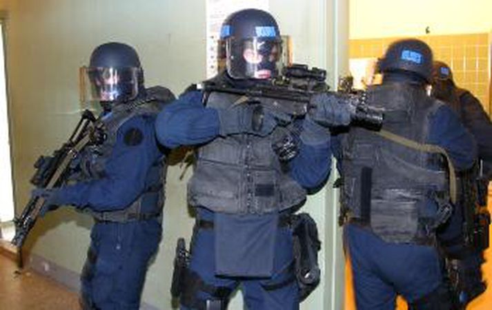 Sérsveitarmaðurinn var ekki vopnaður né í fullum skrúða.