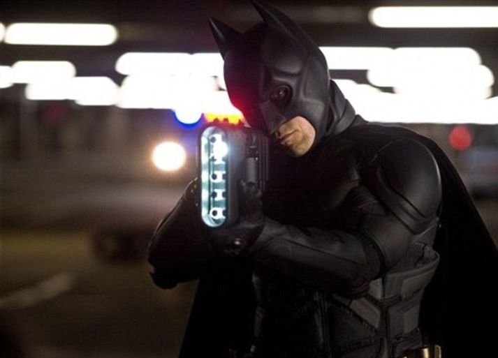 The Dark Knight Rises verður frumsýnd hér á landi 25. júlí næstkomandi.