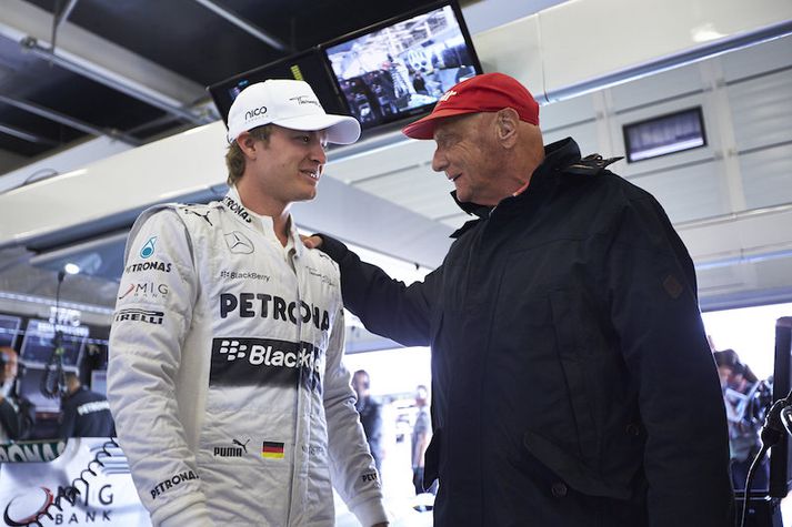 Nico Rosberg og Niki Lauda ræða málin.