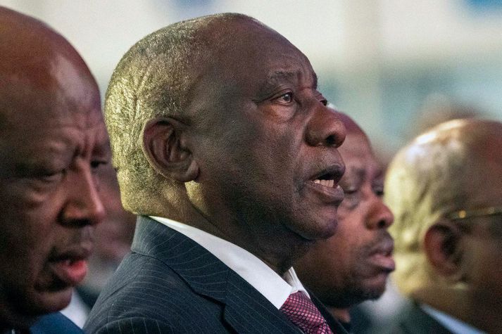 Cyril Ramaphosa, forseti Suður-Afríku, þarf að leita á náð stjórnarandstöðuflokka ef Afríska þjóðarráðið ætlar að halda áfram í ríkisstjórn.