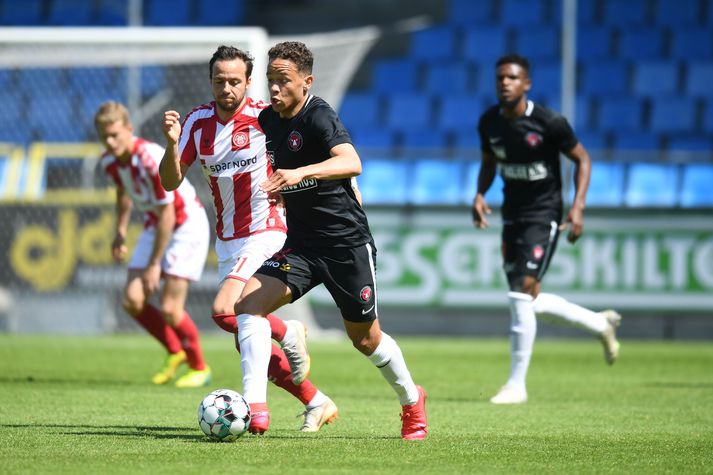 AaB Aalborg vs FC Midtjylland - Danish 3F Superliga AALBORG, DENMARK - JUNE 14: Mikael Anderson of FC Midtjylland in action during the Danish 3F Superliga match between AaB Aalborg and FC Midtjylland at Aalborg Portland Park on June 14, 2020 in Aalborg, Denmark. (Photo by Jan Christensen / FrontzoneSport via Getty Images)