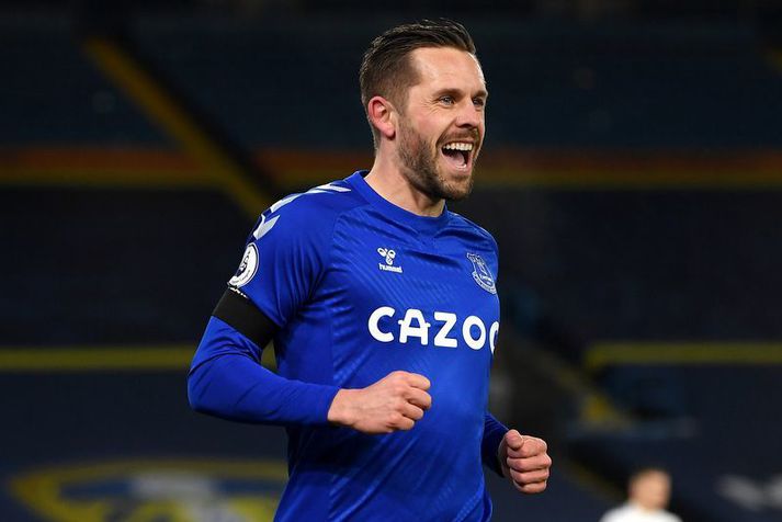 Gylfi fagnar marki gegn Leeds á Elland Road.