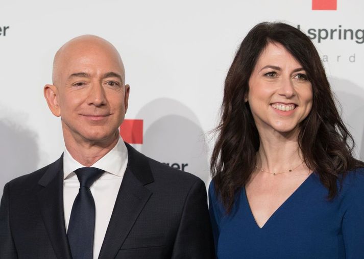 Jeff Bezos og MacKenzie Scott skildu árið 2019.