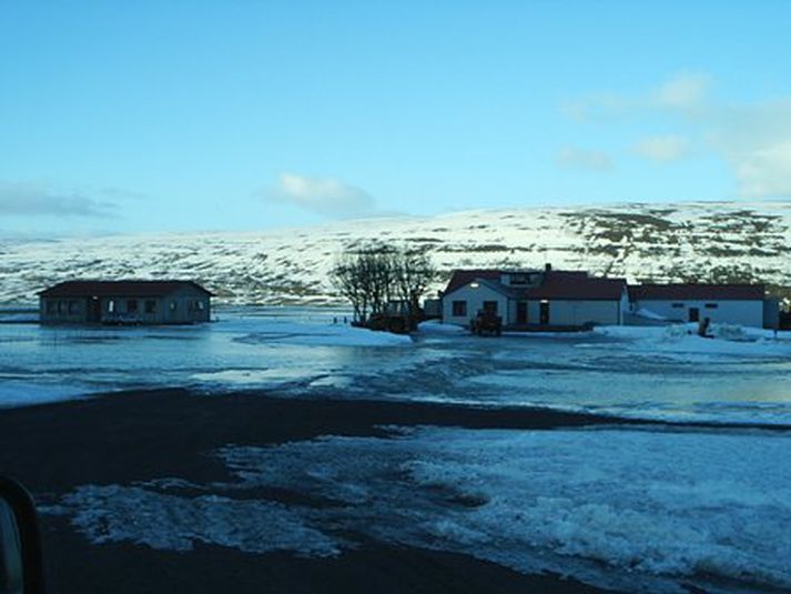 Skjálfandafljót flæðir yfir bakka sína.