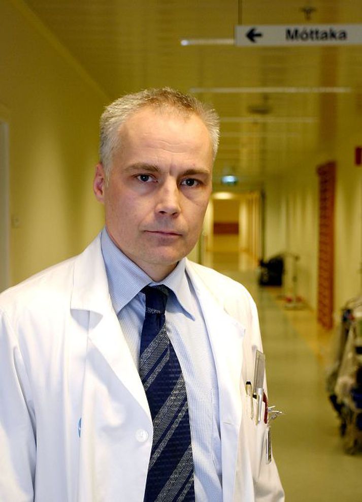 Tvö nýleg tilfelli á Landspítalanum urðu vegna inntöku skjaldkirtilshormóna sem fengin voru á svörtum markaði. Karl Andersen, prófessor í hjartalækningum, varar við gáleysi í inntöku lyfja án samráðs við lækni. 