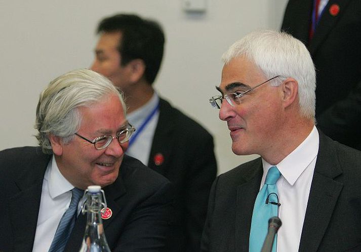 king og darling Þingmenn hafa krafið Alistair Darling um skýringar á því hvers vegna láninu var haldið leyndu.