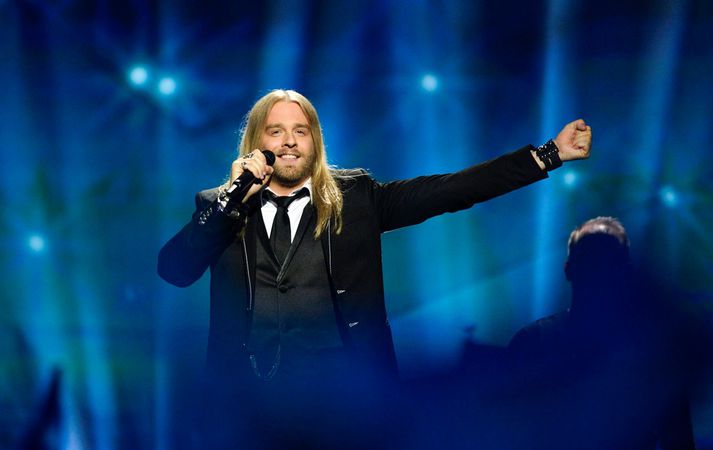 Eyþór Ingi Gunnlaugsson flytur framlag sitt í keppninni.