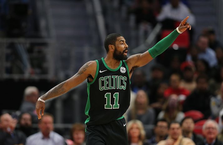 Kyrie Irving var að venju atkvæðamikill hjá Boston.