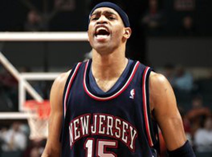 Vince Carter fær ekki góðar viðtökur í Toronto í næsta leik - en Kanadamennirnir þurfa nú á kraftaverki að halda til að vinna einvígið