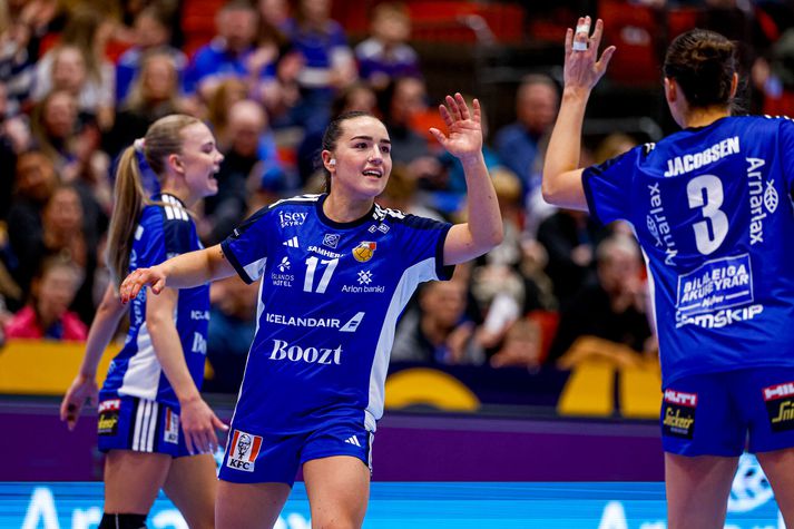 Elín Klara Þorkelsdóttir varð markahæst í íslenska liðinu með sjö mörk en hún tapaði líka átta boltum.