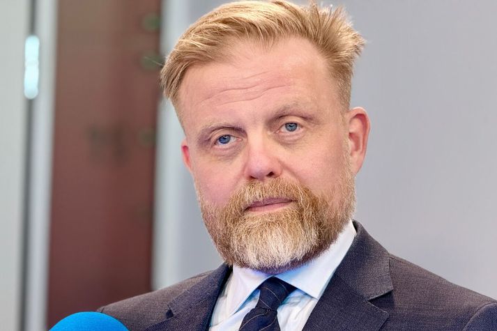Seðlabankastjóri segir vaxtahækkunina ákall um þjóðarsátt