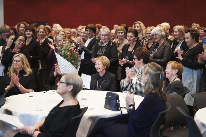 Frú Vigdís Finnbogadóttir, fyrrverandi forseti Íslands var viðstödd hátíðahöldin en hún er heiðursfélagi í Félagi íslenskra hjúkrunarfræðinga. Móðir hennar, Sigríður Eiríksdóttir, var fyrsti íslenski formaður félagsins en hún tók við því hlutverki 1924.