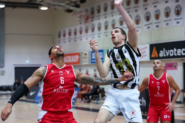 Linards Jaunzems skoraði 24 stig fyrir KR gegn ÍR og hitti úr tíu af fjórtán skotum sínum.