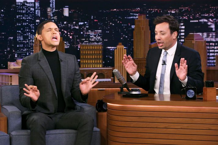 Trevor Noah og Jimmy Fallon að herma eftir Donald Trump.