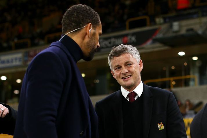 Rio Ferdinand ræðir við Ole Gunnar Solskjaer fyrir leik hjá Manchester United.