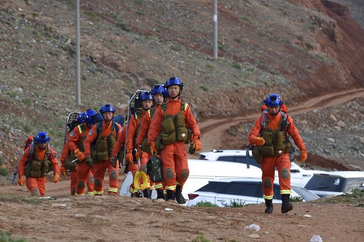 Minnst 21 fórust í maraþonhlaupi í Gansu um helgina.