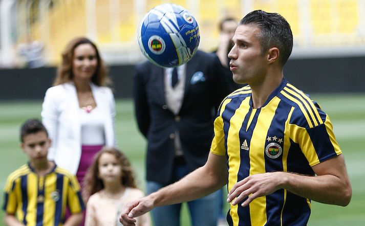 Robin van Persie er hann var kynntur sem leikmaður Fenerbache.
