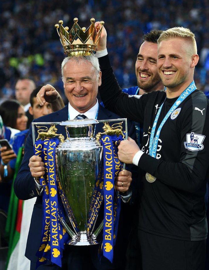 Ítalinn Claudio Ranieri stýrði Leicester City í mesta Öskubuskuævintýri knattspyrnusögunnar. Litla liðið sló öllum risunum í enska boltanum við og varð Englandsmeistari. Afrek sem seint verður leikið eftir.