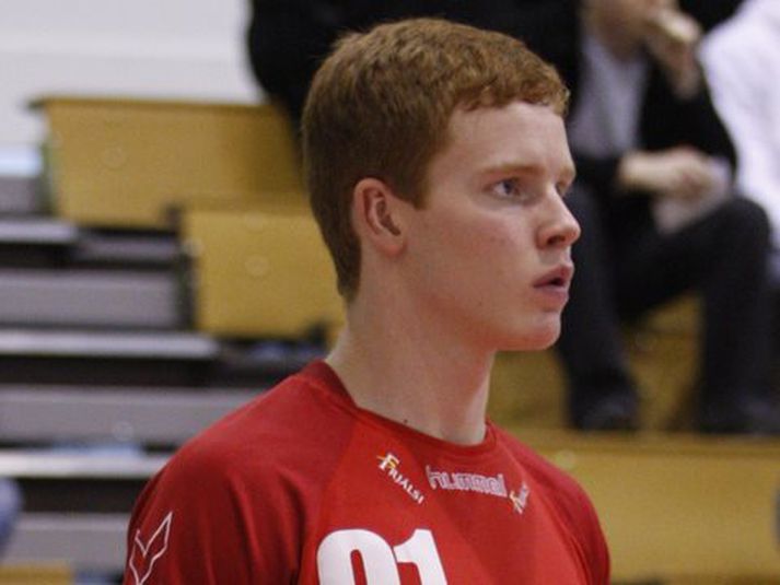 Arnar Sveinn Geirsson er líka í handboltanum með Val.
