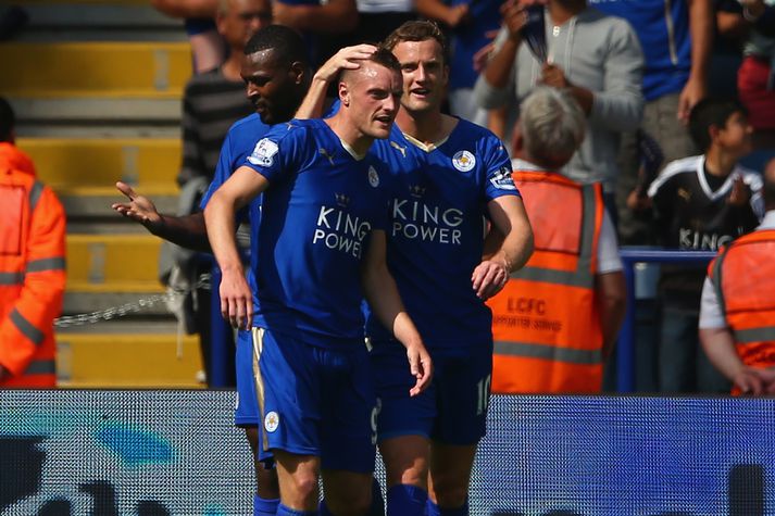 Leikmenn Leicester fagna marki Vardy.