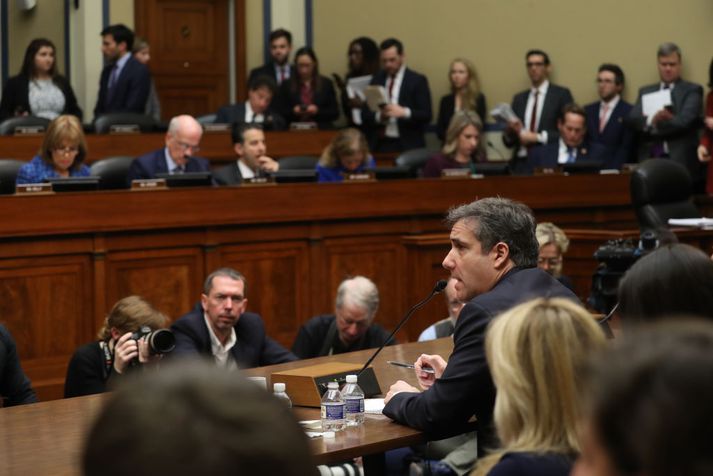 Michael Cohen svaraði spurningum þingmanna í um sjö tíma.