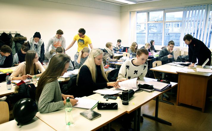 Ekkert þokaðist í viðræðum ríkisins og kennara í gær. Ekki verður fundað aftur fyrr en á mánudag.