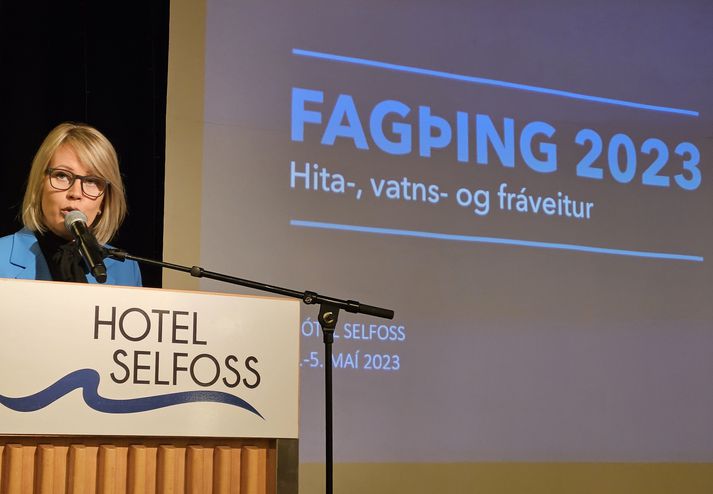 Fjóla S. Kristinsdóttir, bæjarstjóri Sveitarfélagsins Árborgar í pontu á fagþingi Samorku, sem fór fram á Selfossi í síðustu viku.