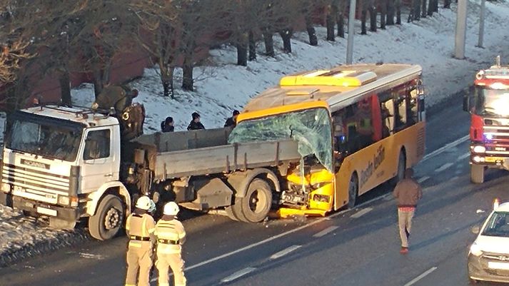 Slysið varð um hádegisbil í dag. Mynd er frá vettvangi.