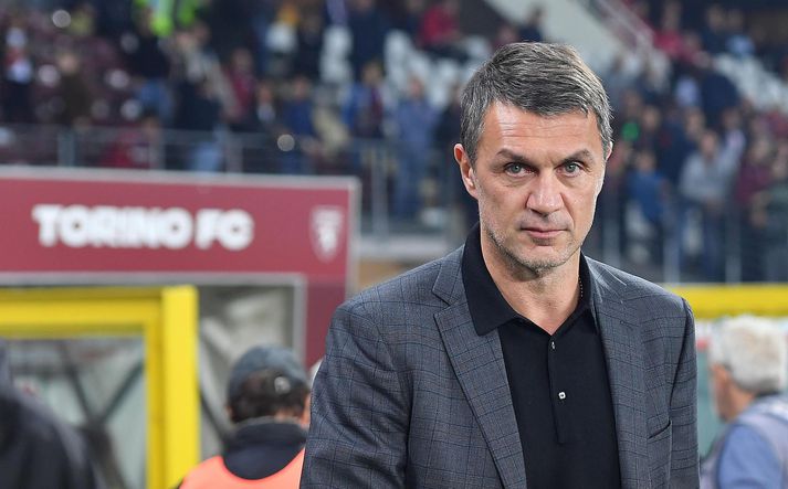 Paolo Maldini gat ekki sætt sig við afskipti forseta ítalska knattspyrnusambandsins af ráðningu landsliðsþjálfara og er hættur eftir aðeins rúmlega tveggja vikna starf.
