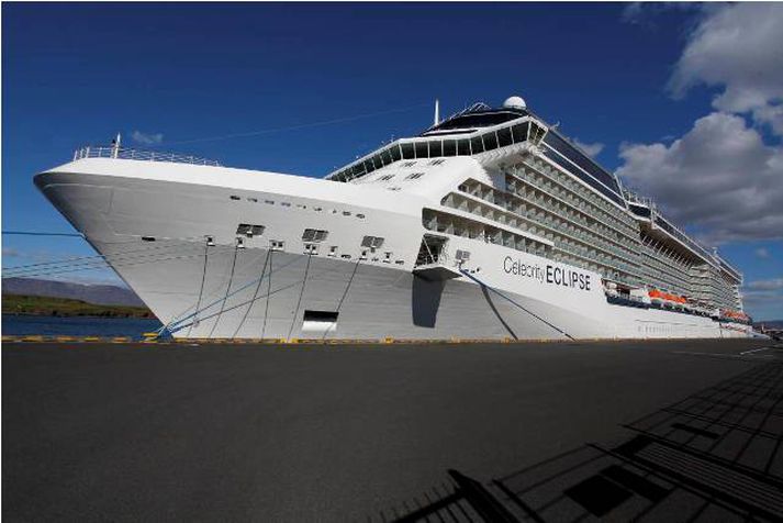 Celebrity Eclipse við Skarfabakka í Reykjavík.