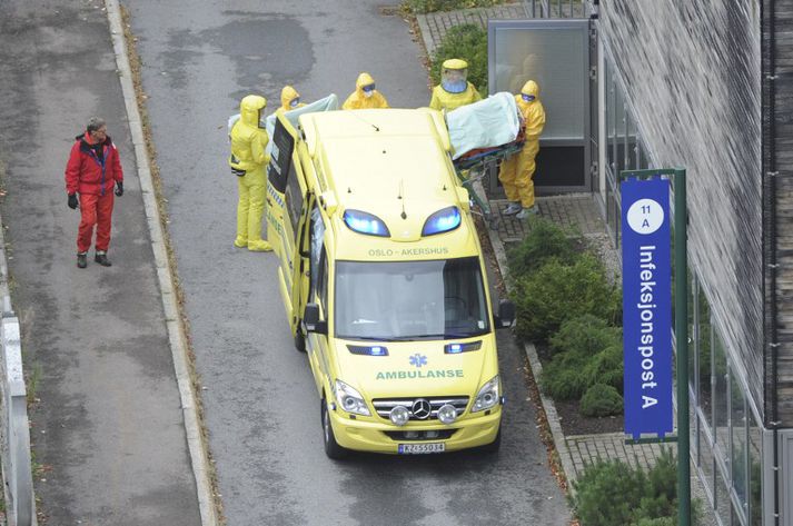 Greint frá að norskur læknir sem starfaði í Síerra Leóne hafi smitast af ebólu þann 6. október.