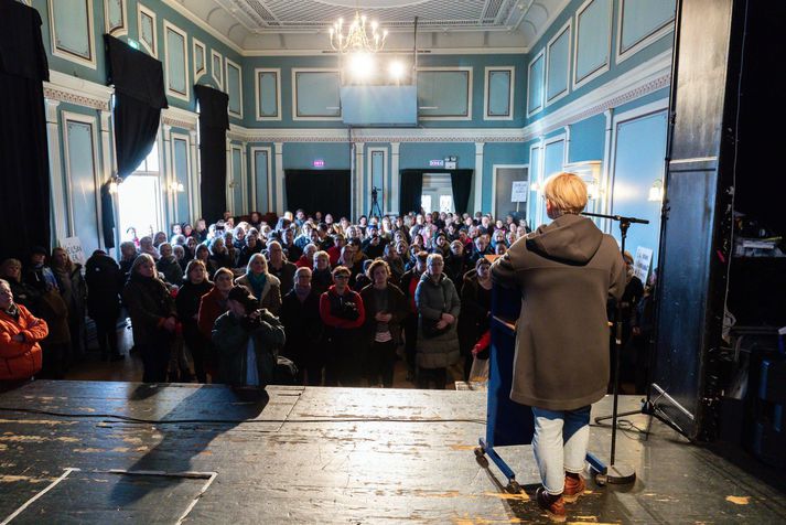 Iðnó hefur í meira en 100 ár verið vettvangur ýmiss konar samkoma í Reykjavík. Félagsmenn Eflingar komu til dæmis saman þar í febrúar síðastliðnum á baráttufundi þar sem þessi mynd var tekin.