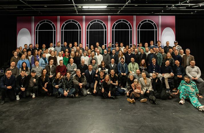 Sýn hlaut nýlega tilnefningu sem Besta íslenska vörumerkið 2025 í flokki fyrirtækja sem starfa á einstaklingsmarkaði og hafa 50 eða fleiri starfsmenn. Hér má sjá hóp kátra starfsmanna fyrirtækisins.