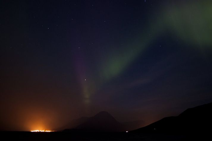 Mengunin sást vel frá Eskifirði í gærkvöld.