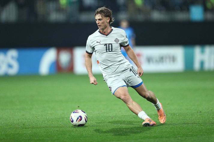 Albert Guðmundsson skoraði fyrsta mark Íslands í kvöld.