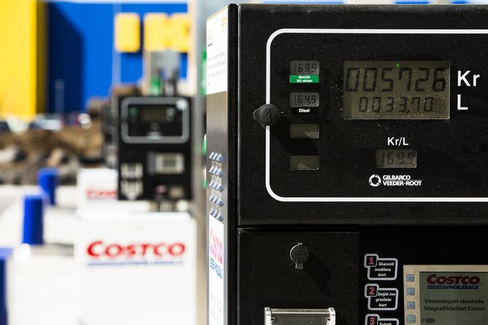 Áætlað hefur verið að Costco selji um 100 þúsund lítra á dag.