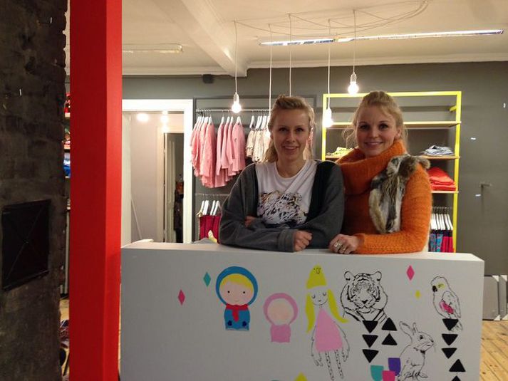 Helga Ólafsdóttir yfirhönnuður og Guðrún Tinna Ólafsdóttir framkvæmdastjóri Ígló og Indí.